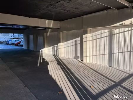 garage fermé en résidence neuve et sécurisée – croisé laroche à marcq-en-barœul