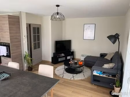 2 pièces rénové – balcon & parking – metz queuleu