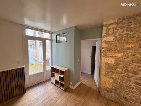 particulier loue un t3 64m2 - plein centre de cognac