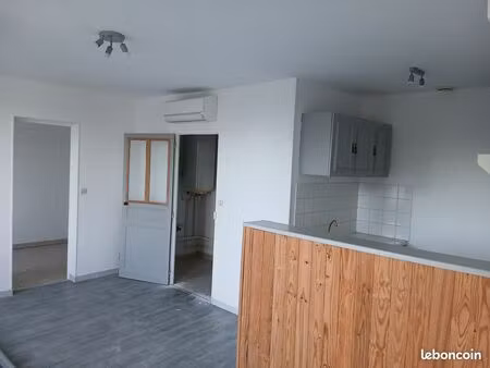 maison 2 chambres avec cours