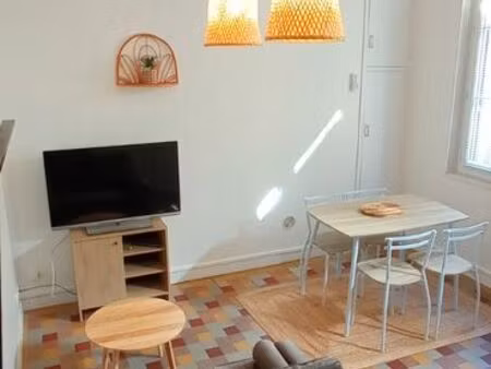 location maison de ville meublée bourgueil