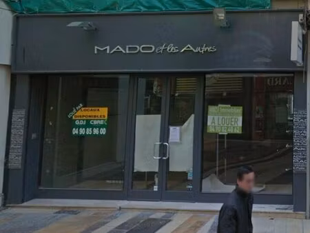 location local commercial 65m² avignon 84000