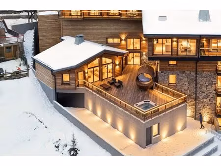 chalet tout neuf de 4 chambres doubles à vendre à 6 minutes à pied du téléphérique super..