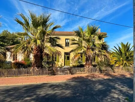 propriété de caractère entre élégance   sérénité et rentabilité