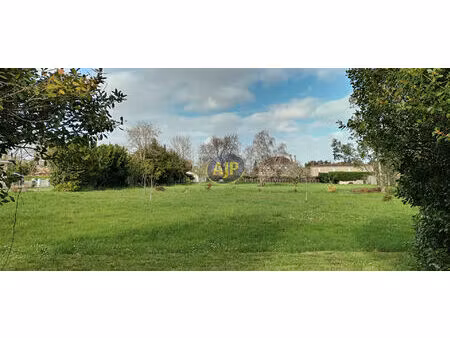 terrain talais 765 m2