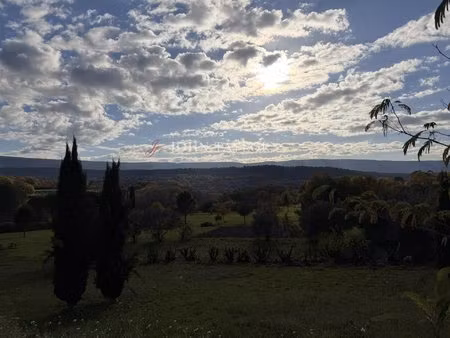 terrain idyllique à goult  1500 m² avec fibre optique