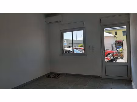 location local professionnel 15m² ste suzanne 97441