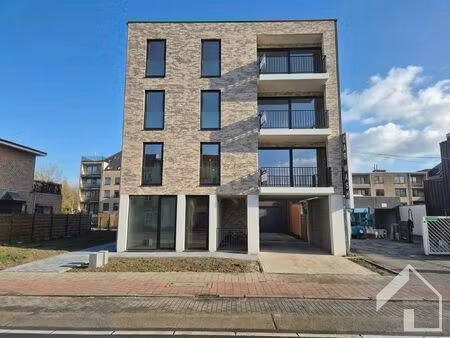 nieuwbouw appartement op de 3de verdieping met 1 slaapkamer  terras en lift.