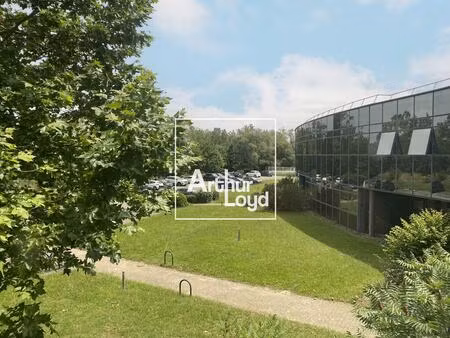 location bureaux 64 m² à 888 m²