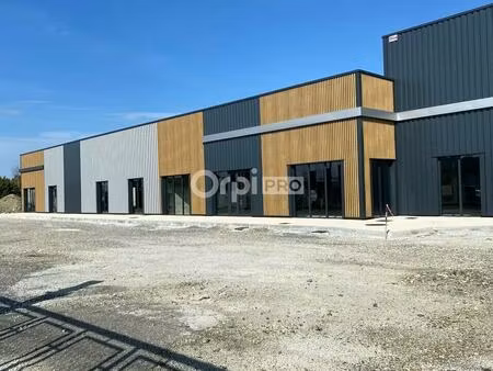 location commerce 457 m²