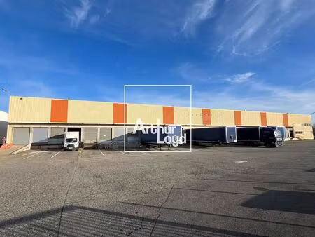 location entrepôt 476 m² à 4 100 m²
