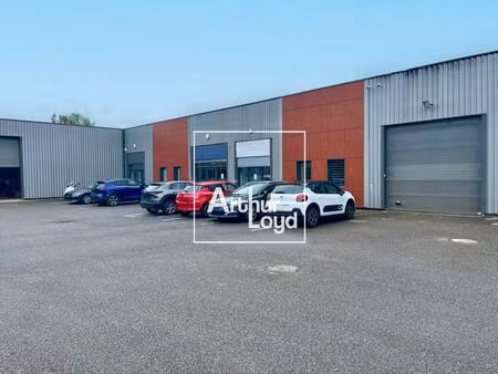 location local d'activités 55 m² à 396 m²