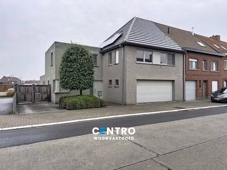 energiezuinige koppelvilla met 4 slpks  dubbele garage n zuidger. tuin!