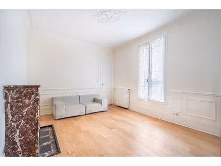 maison de ville au charme ancien et au fort potentiel