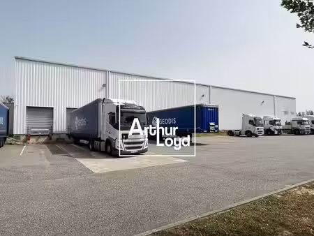 location entrepôt 2680m²