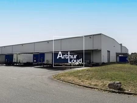 location entrepôt 2 670 m²
