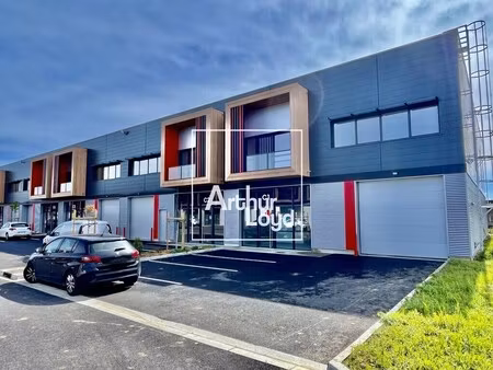 location local d'activités 78 m² à 378 m²