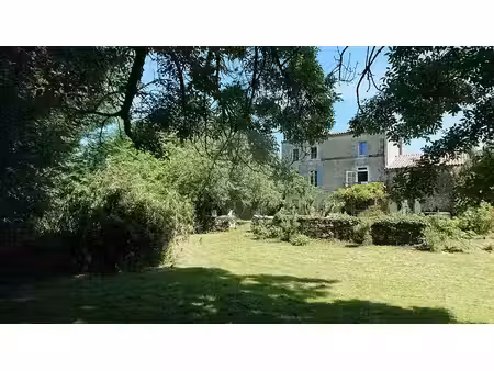 vente maison taillebourg 17350 - - surface privée