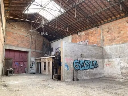 location entrepôt 590 m²