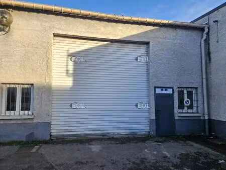 location local d'activités 127 m²