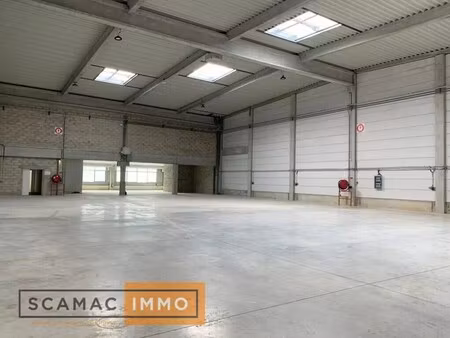 location entrepôt 1 418 m²