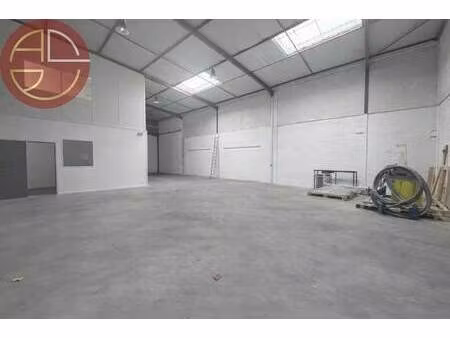 location entrepôt 360 m²