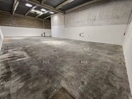 location local d'activités 1 212 m²