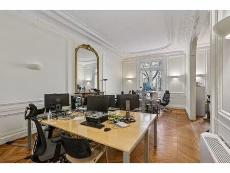 location local professionnel 531m² paris 8ème