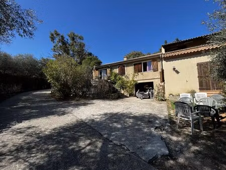 vente maison 8 pièces 133 m² saint-gilles (30800)