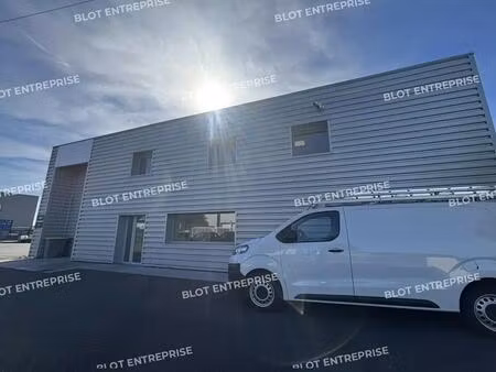 location local d'activités 210 m²