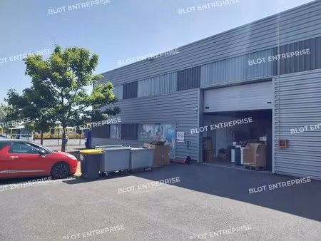 location entrepôt 491 m²