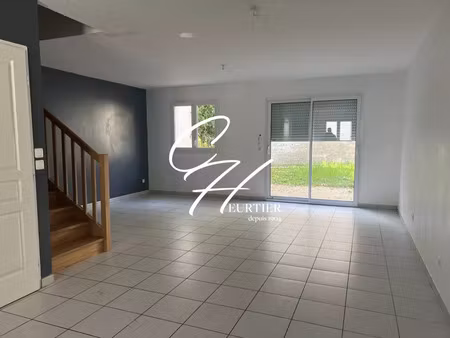 location maison 4 pièces 91m2 tullins 38210 - 1145 € - surface privée