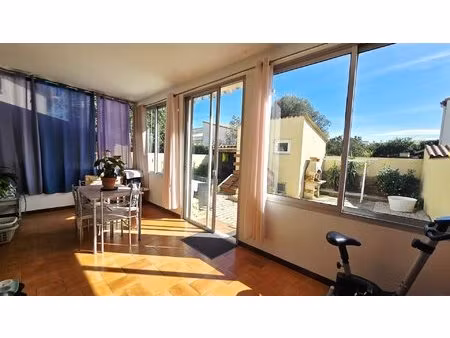 maison f5 avec jardin  garage et stationnements