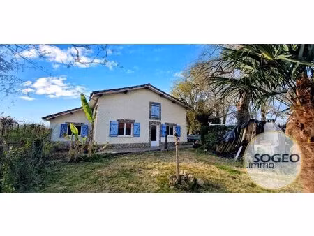 maison de 96m2 avec combles aménageables  garage 70m2 et 2 terrains 1800m2 et 800m2