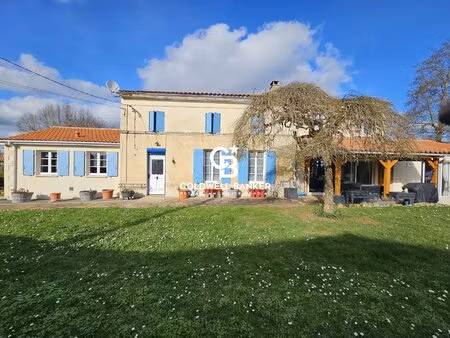 maison familiale à la campagne entre pons et gémozac