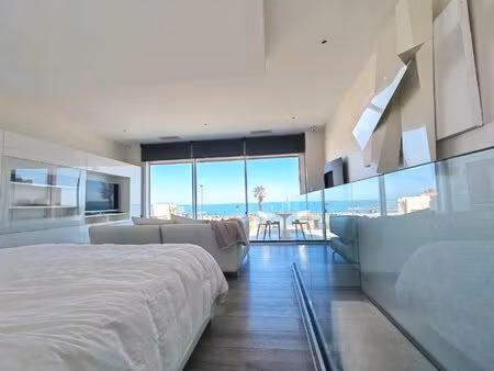 maison contemporaine  face à la méditéranée  terrasses panoramiques