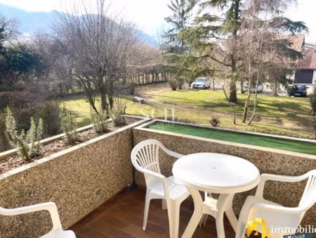 jarrie t2 meublé 38 69 m2 avec balcon