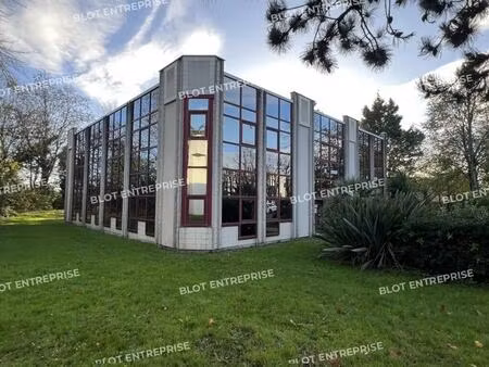 location bureaux 670 m²