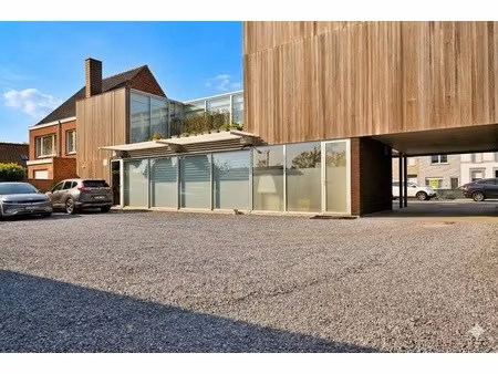 commercieel te koop in roeselare met 3 slaapkamers