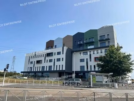 location bureaux 176 m²