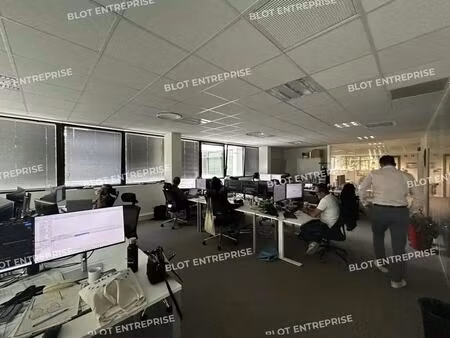 location bureaux 146 m²