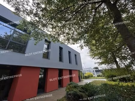 location bureaux 126 m²
