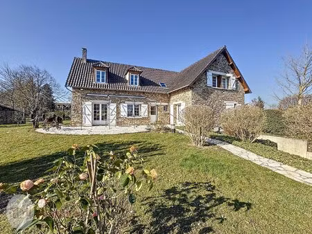 belle maison familiale de caractère  environnement calme et ver