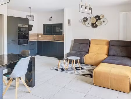 location appartement 3 pièces 61 m² à barbentane (13570)