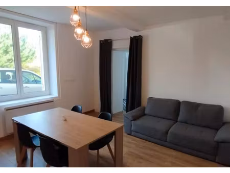 location appartement 3 pièces 51 m² à saint-martin-du-bois (33910)