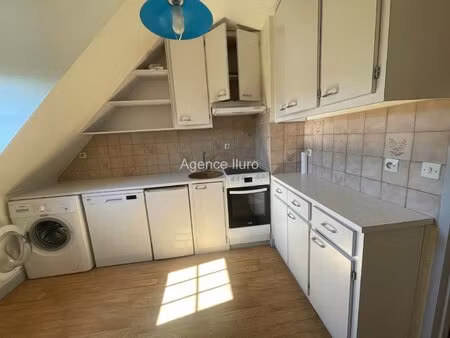 oloron centre-ville - appartement t4 en duplex dans residence calme -