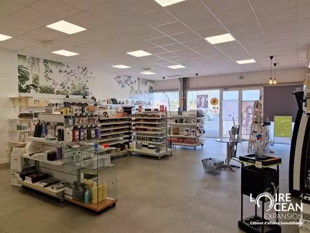 location local commercial 119m² pornic 44210