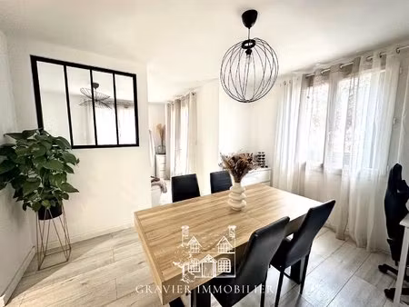 bas de villa t4 avec jardin privatif bien rare sur la colline saint‑laze