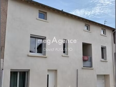 maison de village rénovée  3 chambres+bureau  garage de 25m2