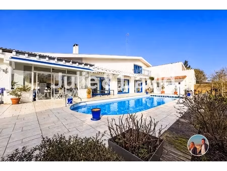 maison 12 pièces - 400 m²